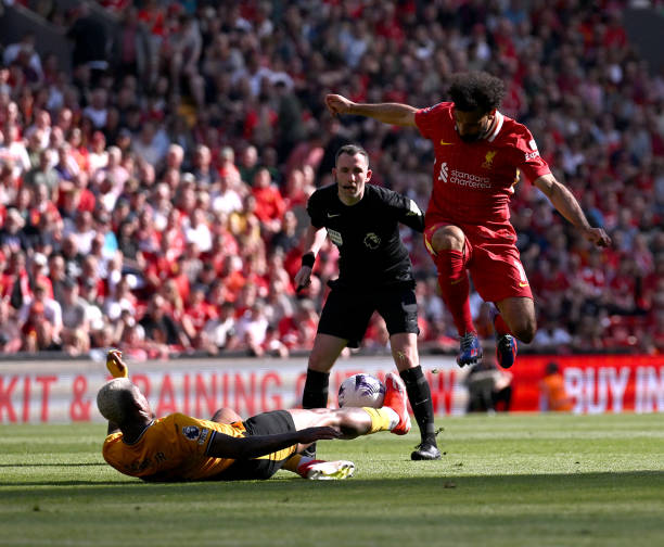 以其卓越的 以其卓越的