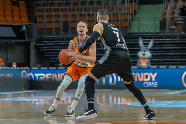 背后的真相 背后的真相