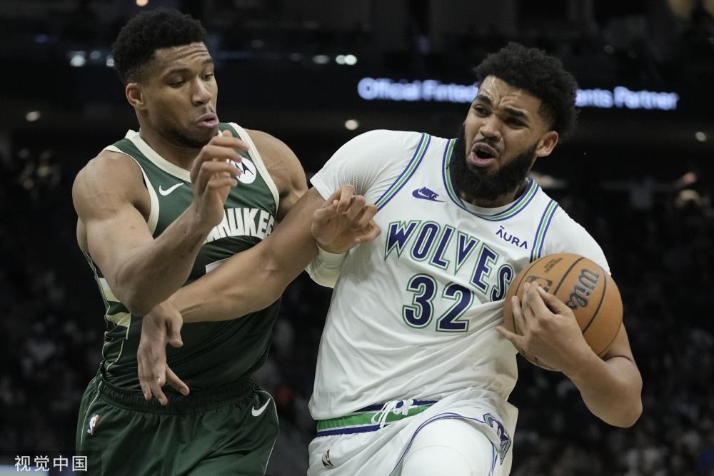 他并没有穿 他并没有穿